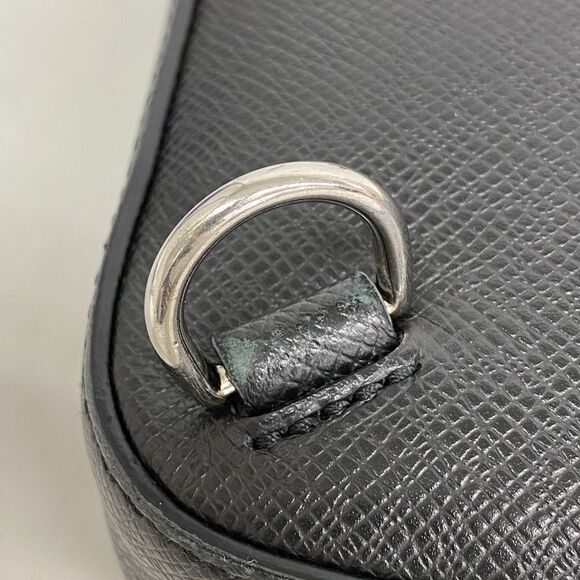 Louis Vuitton Body Bag Taiga Ave News Ring Bag M30863 Noir Black Men's - Picture 8 of 11